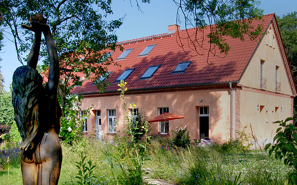 Haus mit Garten, Foto: Jim Grammig, Lizenz: Agnes Gramming-Steinland