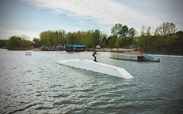 Wet &amp; Wild Wakepark am Bernsteinsee, Foto: LST Freizeitgestaltungs GmbH, Lizenz: LST Freizeitgestaltungs GmbH