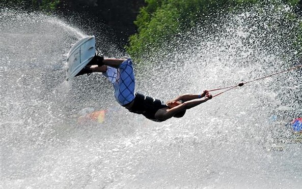 Wet &amp; Wild Wakepark am Bernsteinsee, Foto: LST Freizeitgestaltungs GmbH, Lizenz: LST Freizeitgestaltungs GmbH