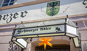 Außenansicht Schwarzer Adler, Foto: Stefan Klenke