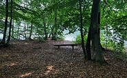 Idyllischer Rastplatz mit Blick auf den Großen Glietzensee, Foto: Jörg Bartz, Lizenz: Tourismusverband Ruppiner Seenland e.V.