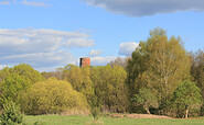 Blick auf den Bergfried der Burg Eisenhardt, Foto: Bansen-Wittig