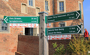 Wanderwegweiser an der Burg Eisenhardt, Foto: Bansen-Wittig