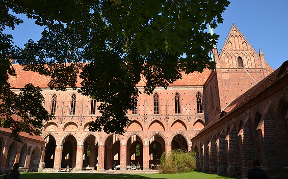 „Der Greif“ kreist in Fantasy-Serie über Kloster Chorin