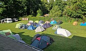Camping-Wiese am Kanu-Bootshaus an der Cottbuser Spree, Foto: Jürgen Peter, Lizenz: Jürgen Peter