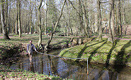 Kneipp-Tretbecken im Park der Rehaklinik, Foto: Bansen-Wittig