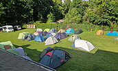 Camping-Wiese am Kanu-Bootshaus an der Cottbuser Spree, Foto: Jürgen Peter, Lizenz: Jürgen Peter