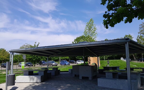 Barbecue area with canopy, Foto: Natalie Schmidt, Lizenz: Tourismusverband Lausitzer Seenland e.V.