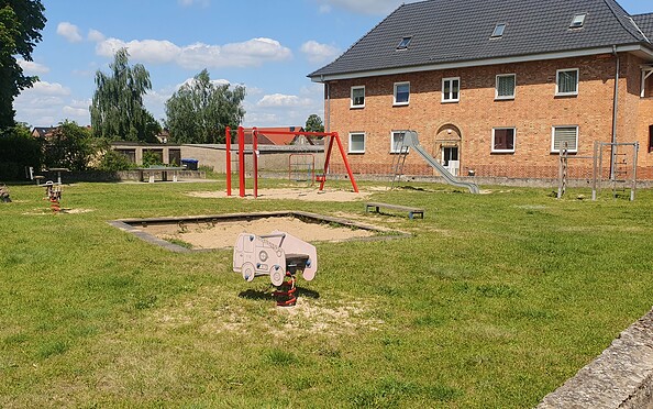 Spielplatz Paulussiedlung, Foto: Amt Mecklenburgische Kleinseenplatte