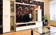 Flat screen TV with wall unit, Foto: U. Haselbauer, Lizenz: Tourismusverband Lausitzer Seenland e.V.