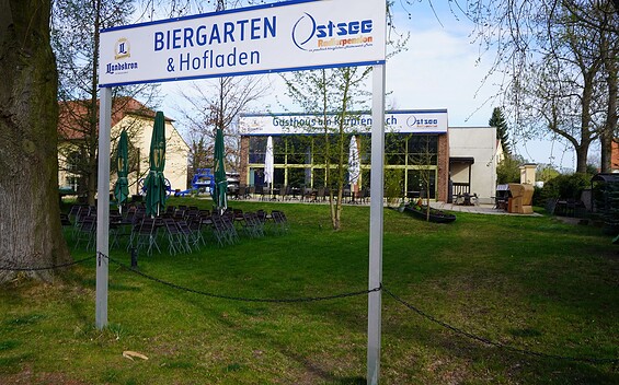 Außenansicht Gasthaus am Karpfenteich, Foto: Sebastian Bubner, Lizenz: Sebastian Bubner