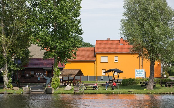 Snack bar at the ferry Leißnitz, Foto: Florian Läufer, Lizenz: Seenland Oder-Spree