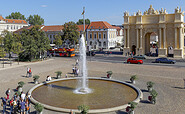 Luisenplatz vor Brandenburger Tor, Foto: André Stiebitz, Lizenz: Potsdam Marketing und Service GmbH