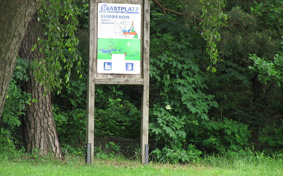 Schild für Rastplatz in Kummerow, Foto: TV-SOS