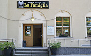 Restaurant LA FAMIGLIA Eingang, Foto: Kerstin Geilich, Lizenz: MuT