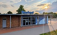 Eingang Seebad Prenzlau 2025, Foto: Merith Sommer, Lizenz: tmu GmbH