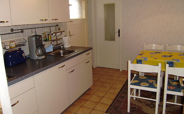 Ansicht Küche Ferienwohnung Keller, Foto: MuT Guben, Foto: Kerstin Geilich, Lizenz: MuT