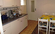 Ansicht Küche Ferienwohnung Keller, Foto: MuT Guben, Foto: Kerstin Geilich, Lizenz: MuT