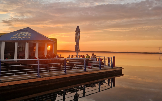 Bistro mit herrlichem Sonnenuntergang, Foto: Mandy Sievers, Lizenz: Mandy Sievers