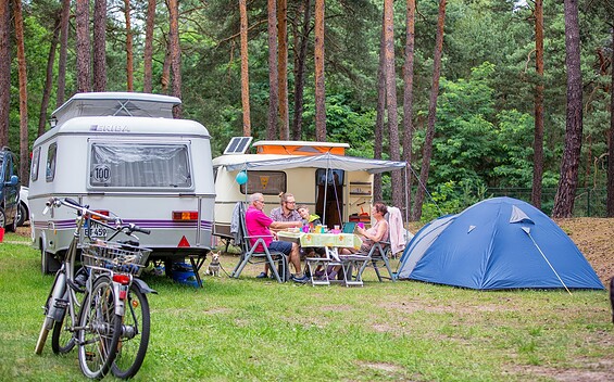 Wohnmobilstellplatz Schervenzsee, Foto: Florian Läufer, Lizenz: Seenland Oder-Spree