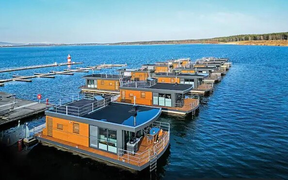 Hausboote mit Dachterrasse, Foto: Azur Blau Vermietung GmbH, Lizenz: Azur Blau Vermietung GmbH