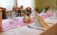 gedeckter Tisch Gaststätte Zum Apfelbaum, Foto: Kerstin Geilich, Lizenz: MuT