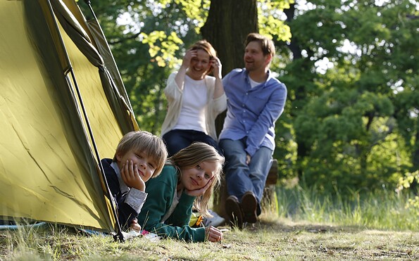 Zelten im Wald, Foto: Kai Hüttner, Lizenz: Kai Hüttner