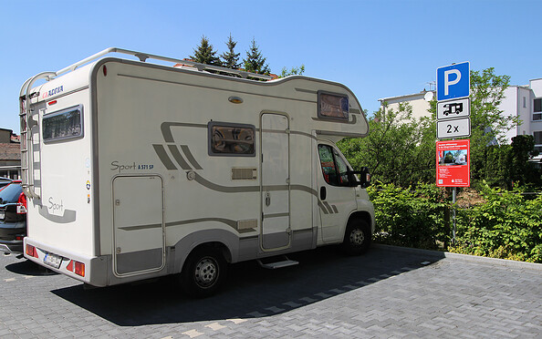 Wohnmobilstellplatz bei der Sparkasse, Foto: Sparkasse Elbe-Elster, Lizenz: Sparkasse Elbe-Elster