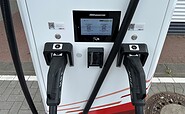 Stecker Ladestation an der Tankstelle Hohengüsstow, Foto: Alena Lampe