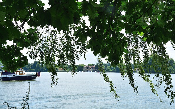 View across Lake Klein Köris to Klein Köris, Foto: Sandra Fonarob, Lizenz: Tourismusverband Dahme-Seenland e.V.