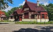 Kaiserbahnhof mit Bahnhofsvorplatz, Foto: Franziska Schwarz, Lizenz: Amt Joachimsthal