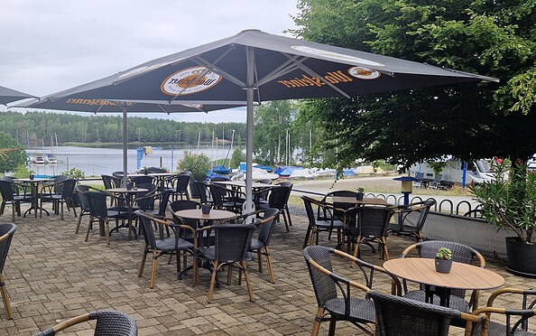 Terrace Ice cream break at the harbour camp, Foto: Dana Brunsch, Lizenz: Dana Brunsch