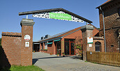 Eingangstor zum Ökohof Kuhhorst, Foto: Mosaik, Lizenz: Mosaik-Berlin gGmbH