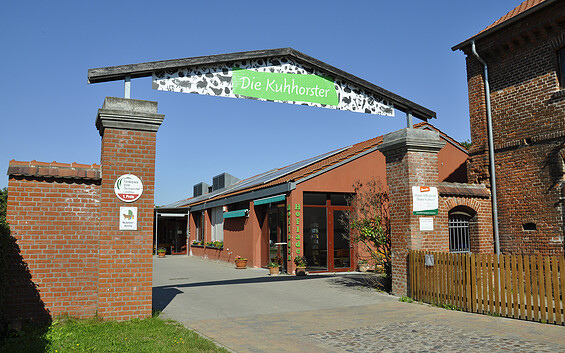 Eingangstor zum Ökohof Kuhhorst, Foto: Mosaik, Lizenz: Mosaik-Berlin gGmbH