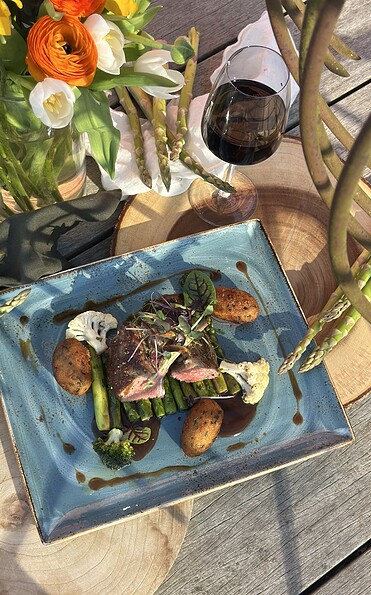 Speisen im Restaurant Seeterrassen, Foto: K. Oppel, Lizenz: Landgut Stober