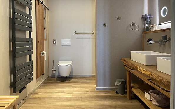 Badezimmer mit Dusche, Foto: Ron Schaffer-Voss, Lizenz: Ron Schaffer-Voss