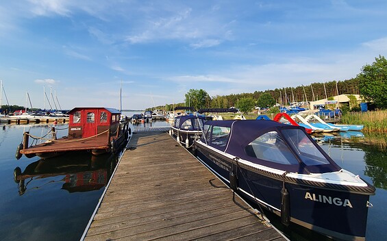 Motorboat and Houseboat, Foto: Manuela Zahn, Lizenz: Expeditours