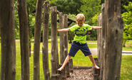 Barefoot parcours, Foto: Steven Schwerdtner, Lizenz: Barfusspark Burg