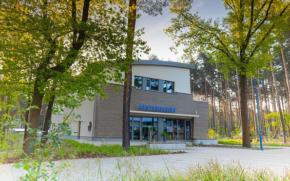 Kulturschiff Außenansicht, Foto: Julia Kossatz, Lizenz: Zweckverband Lausitzer Seenland Brandenburg