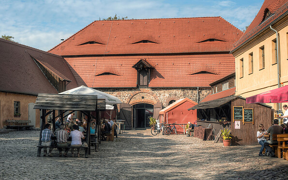 Burghof Burg Rabenstein, Foto: Jürgen Rocholl/FACE