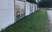 Wandmalereien am Parkplatz, Foto: Gregor Kockert, Lizenz: Tourismusverband Lausitzer Seenland e.V.