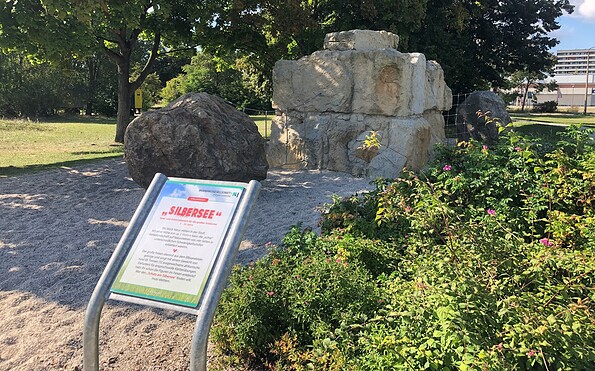 Climbing rock with balancing elements, Foto: Gregor Kockert, Lizenz: Tourismusverband Lausitzer Seenland e.V.