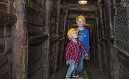 Kinder im Bergwerkstollen in Schloss und Festung Senftenberg , Foto: Nada Quenzel, Lizenz: Tourismusverband Lausitzer Seenland e.V.