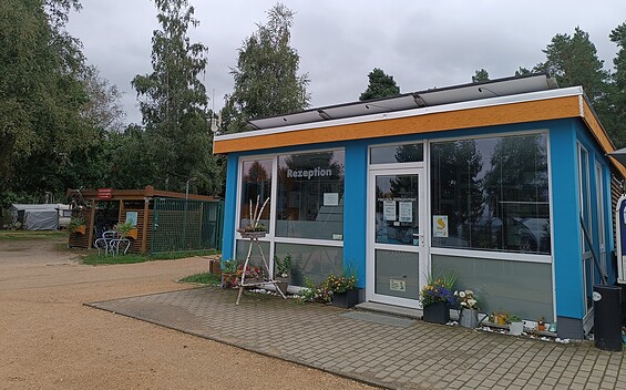 Rezeption Marina Camping Bärwalder See, Foto: Sarah Brunne, Lizenz: Tourismusverband Lausitzer Seenland e.V.