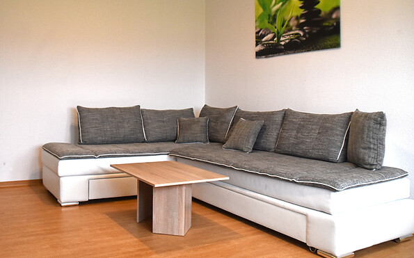 Wohnzimmer mit Funktionssofa, Foto: Kerstin Geilich , Lizenz: MuT