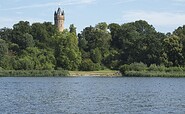 Der Flatowturm im Park Babelsberg von der Havel, Foto: Steffen Lehmann, Lizenz: TMB-Fotoarchiv
