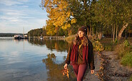 Frau am Ufer des Scharmützelsees, Foto: Steffen Lehmann, Lizenz: TMB Tourismus-Marketing Brandenburg GmbH