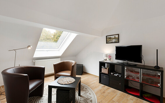 Photo, INSIDE, OUTSIDE