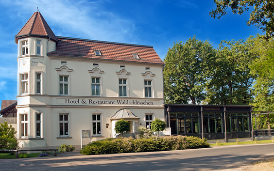 Hotel Waldschlösschen_Außenansicht, Foto: Yvonne Schwarzer, Lizenz: Tourismusverband Prignitz e.V.