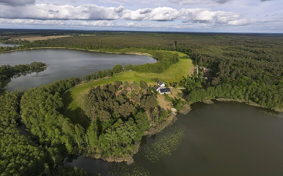 Luftbild vom Ferienhauspark Brennickenswerder, Foto: Claudio Salvati Photography, Lizenz: Mittelelbe Tourismus GmbH